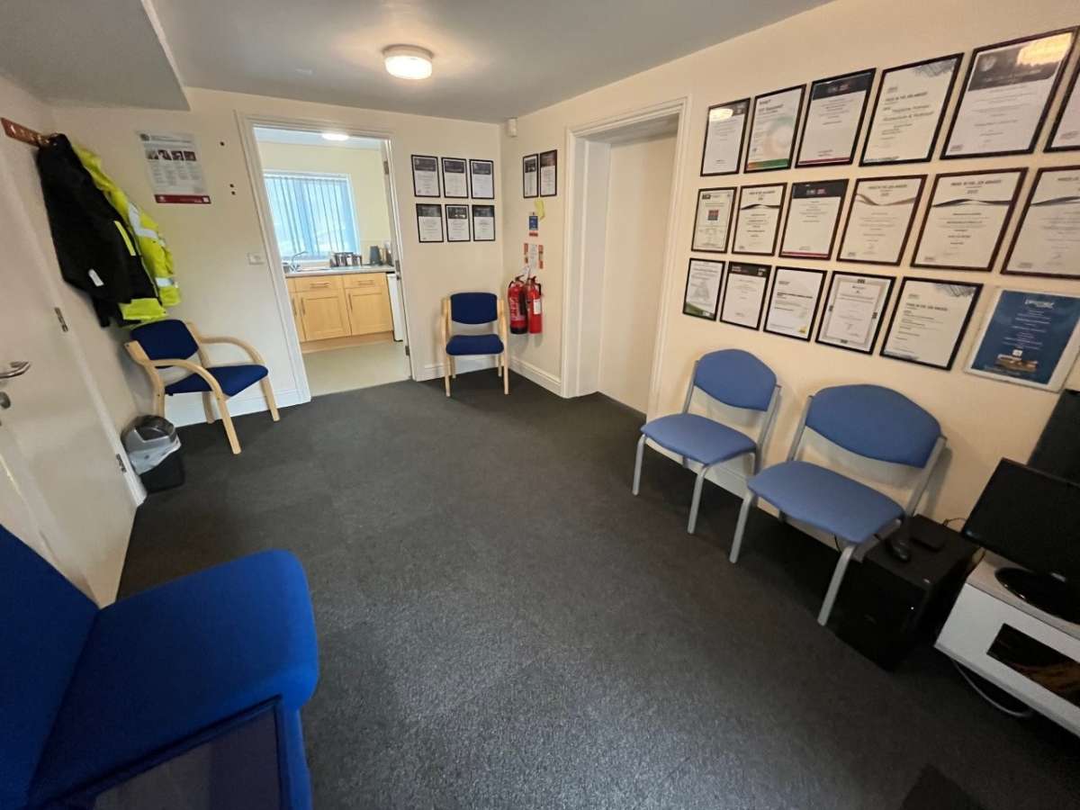 Office in Colchester - photo 3