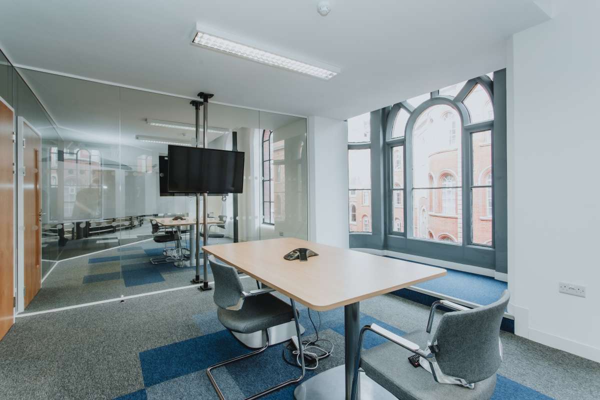 Office in Nottingham - photo 3