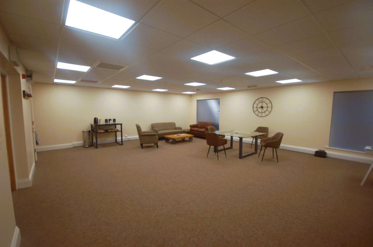 Office in Market Harborough - photo 3