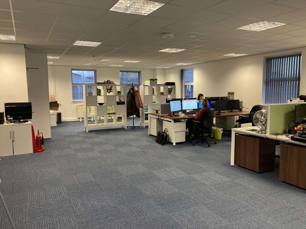 Office in Barlborough - photo 3