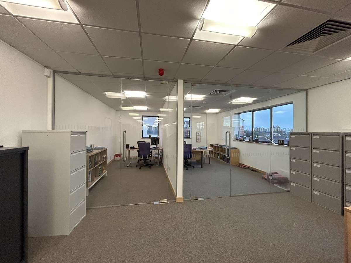 Office in Derby - photo 4