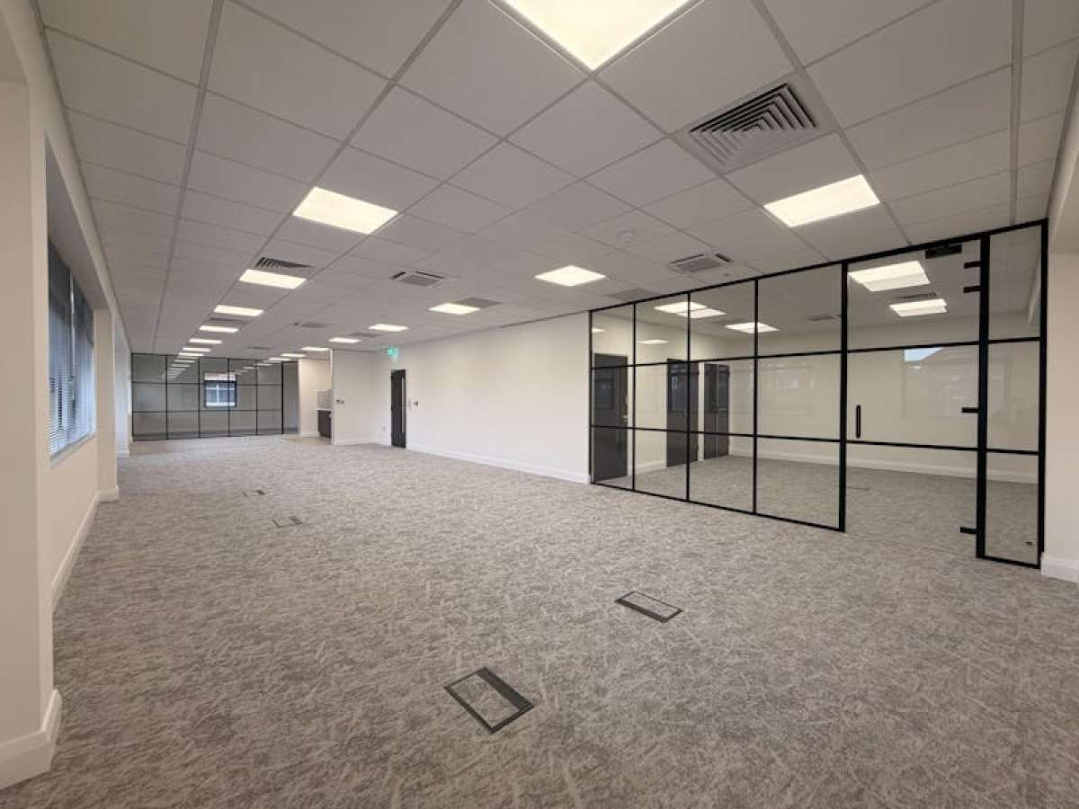 Office in Farnham - photo 3