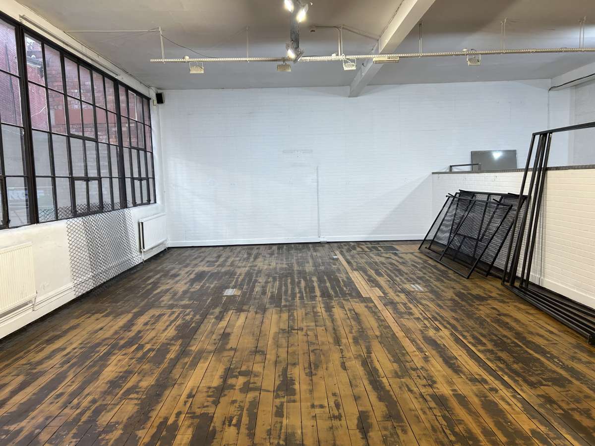 Office in Manchester - photo 2