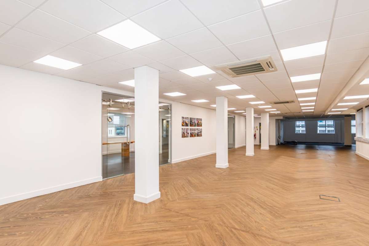 Office in Bournemouth - photo 2