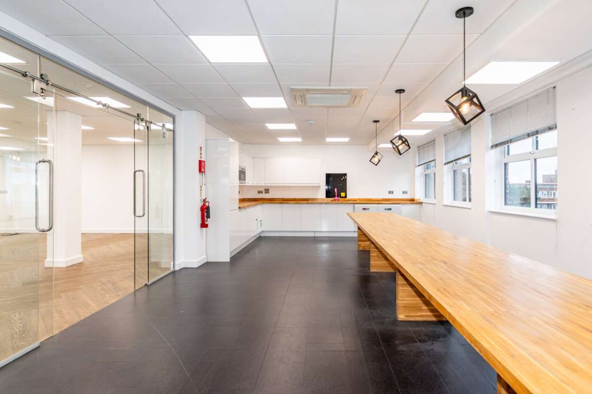 Office in Bournemouth - photo 3