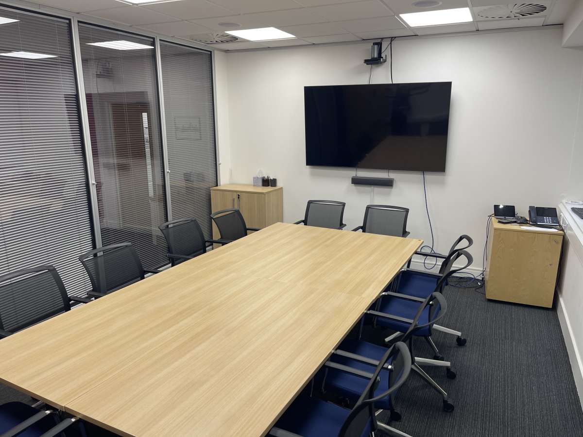 Office in Lincoln - photo 4