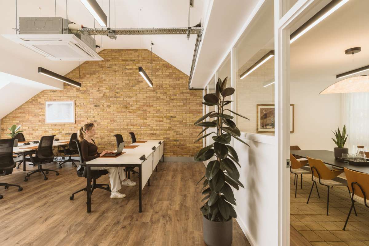 Office in London - photo 3