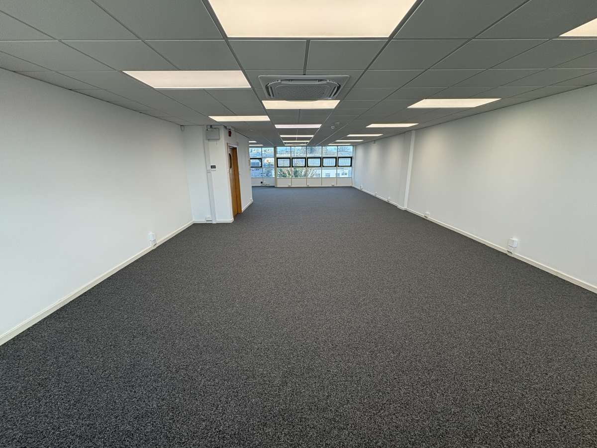 Office in Chandlers Ford - photo 3