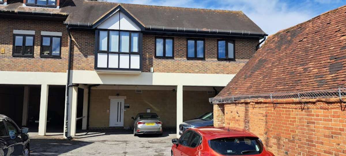 Office in Bagshot - photo 2