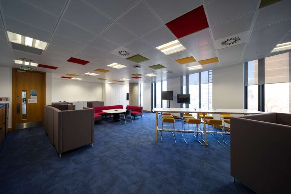 Office in Stratford - photo 2