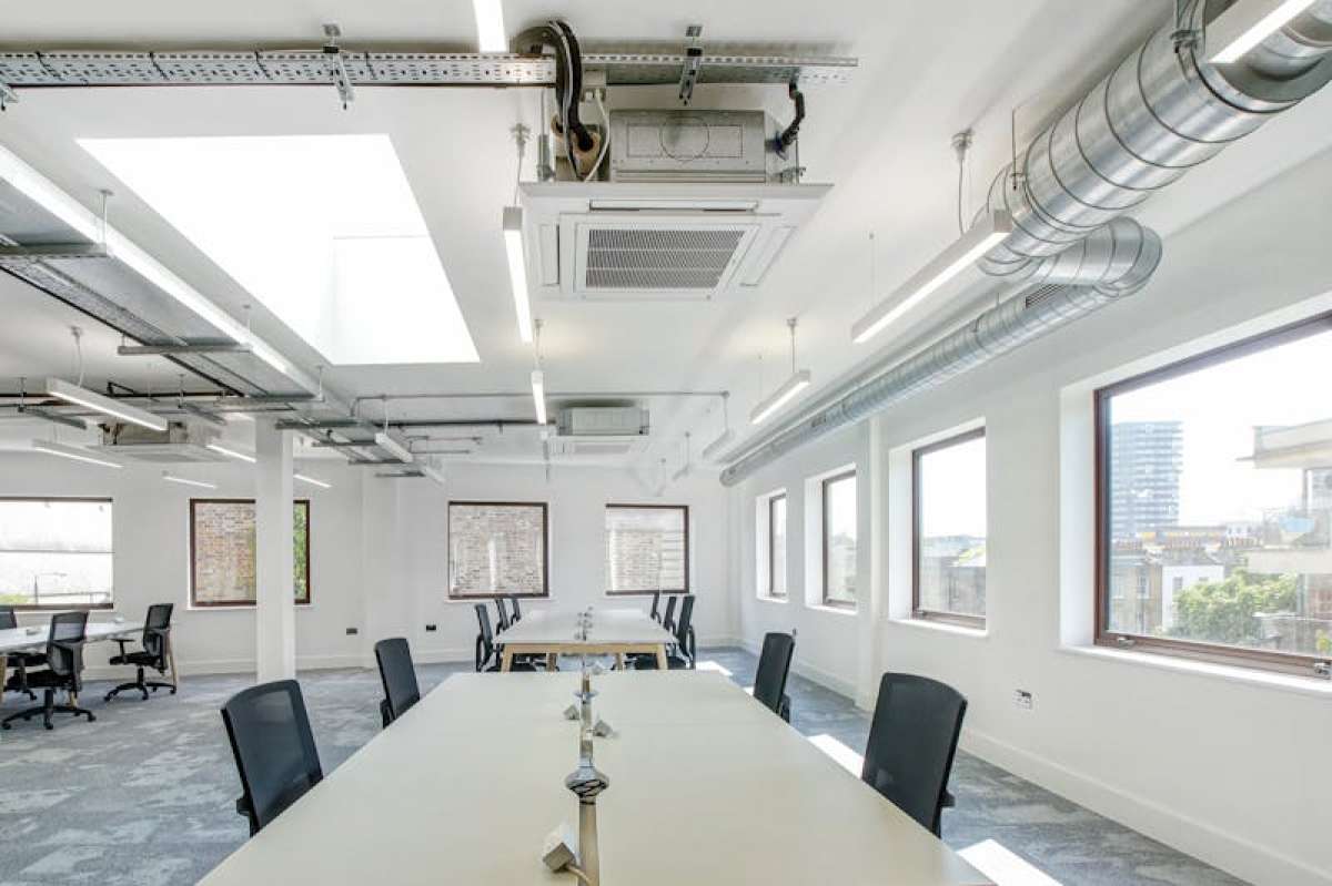 Office in London - photo 4
