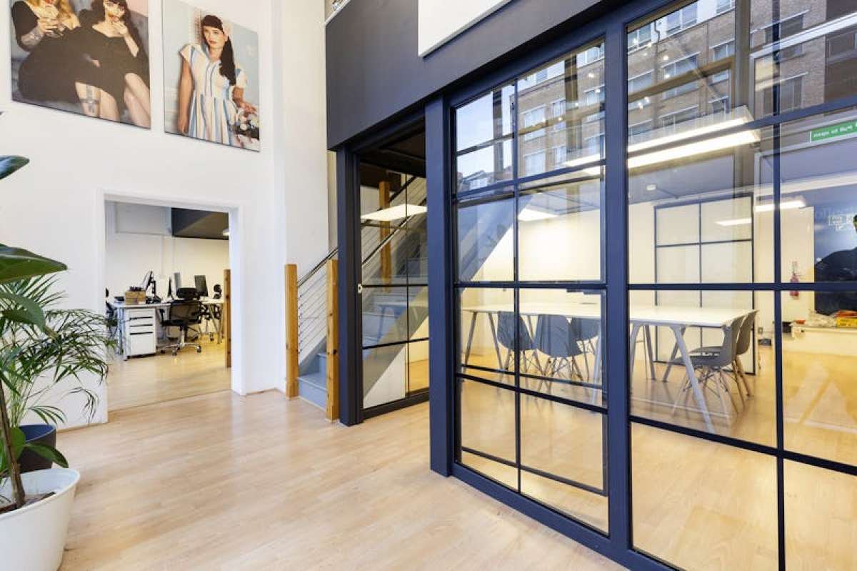 Office in London - photo 3