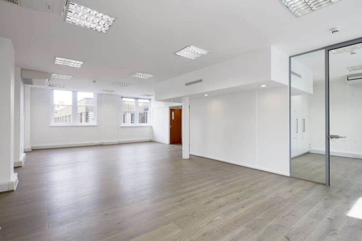 Office in London - photo 3