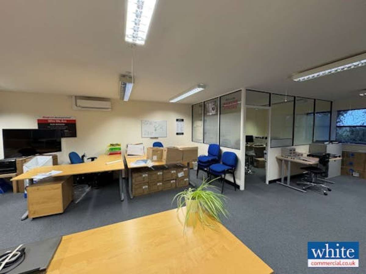 Office in Bicester - photo 3