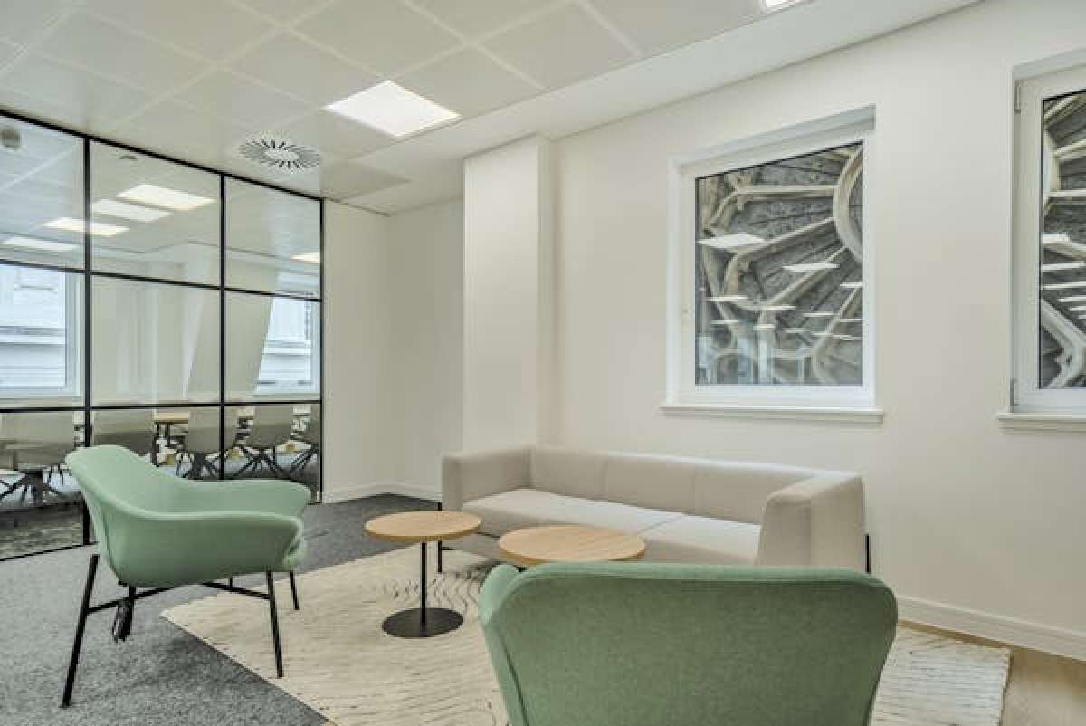 Office in London - photo 4