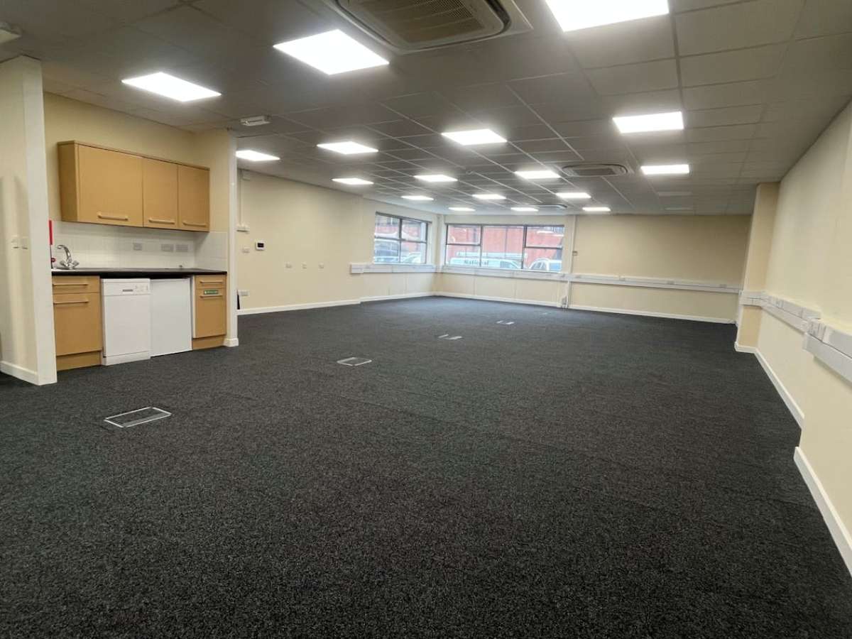 Office in Romsey - photo 3