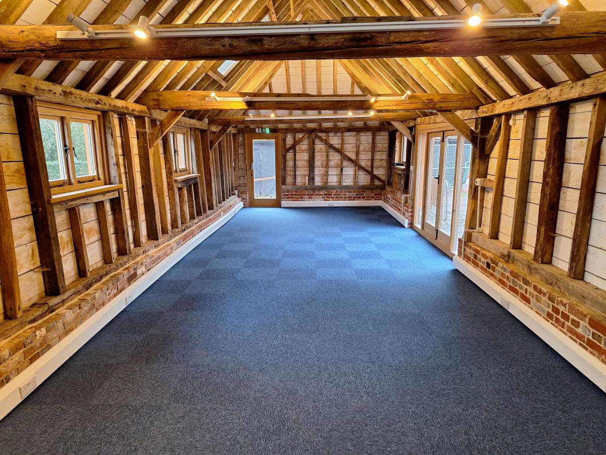 Office in West Grinstead - photo 3