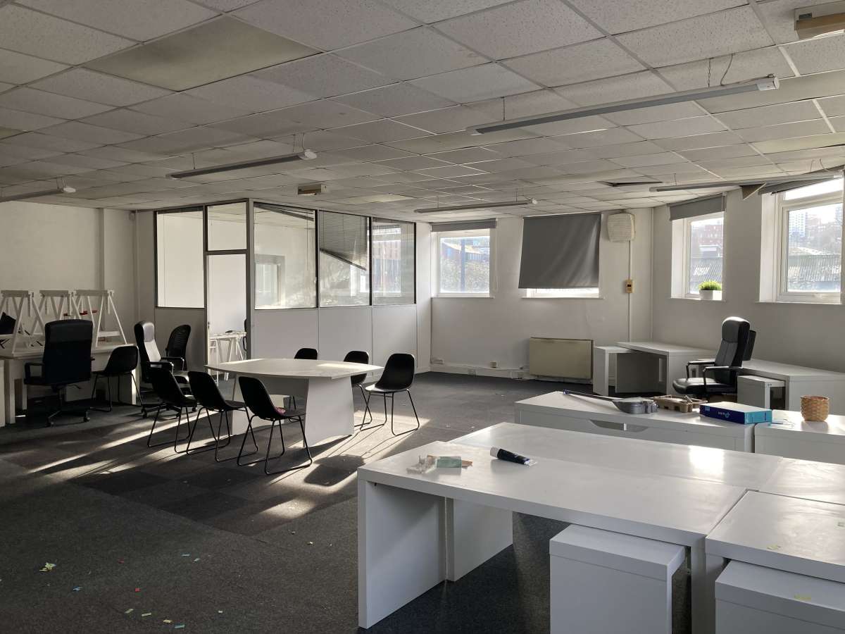 Office in Sheffield - photo 2