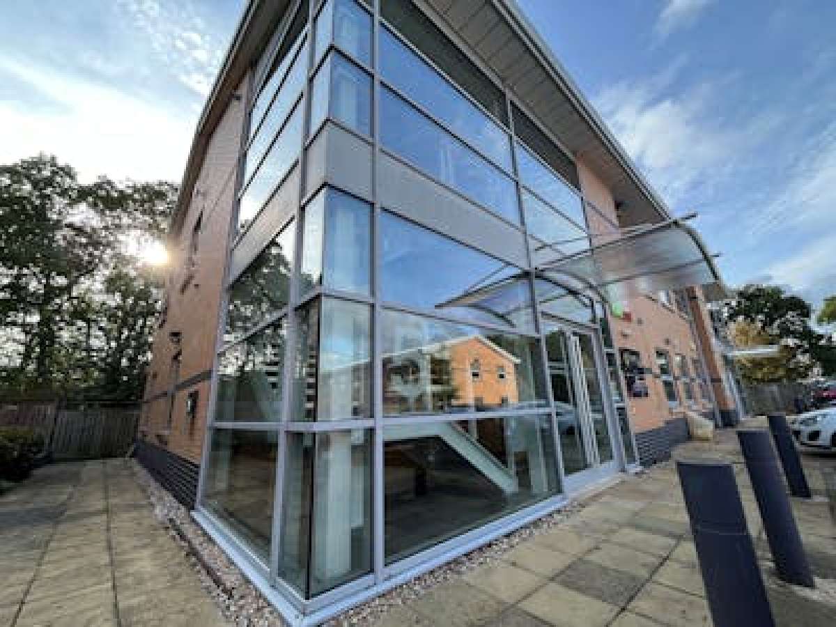 Office in Fareham - photo 3