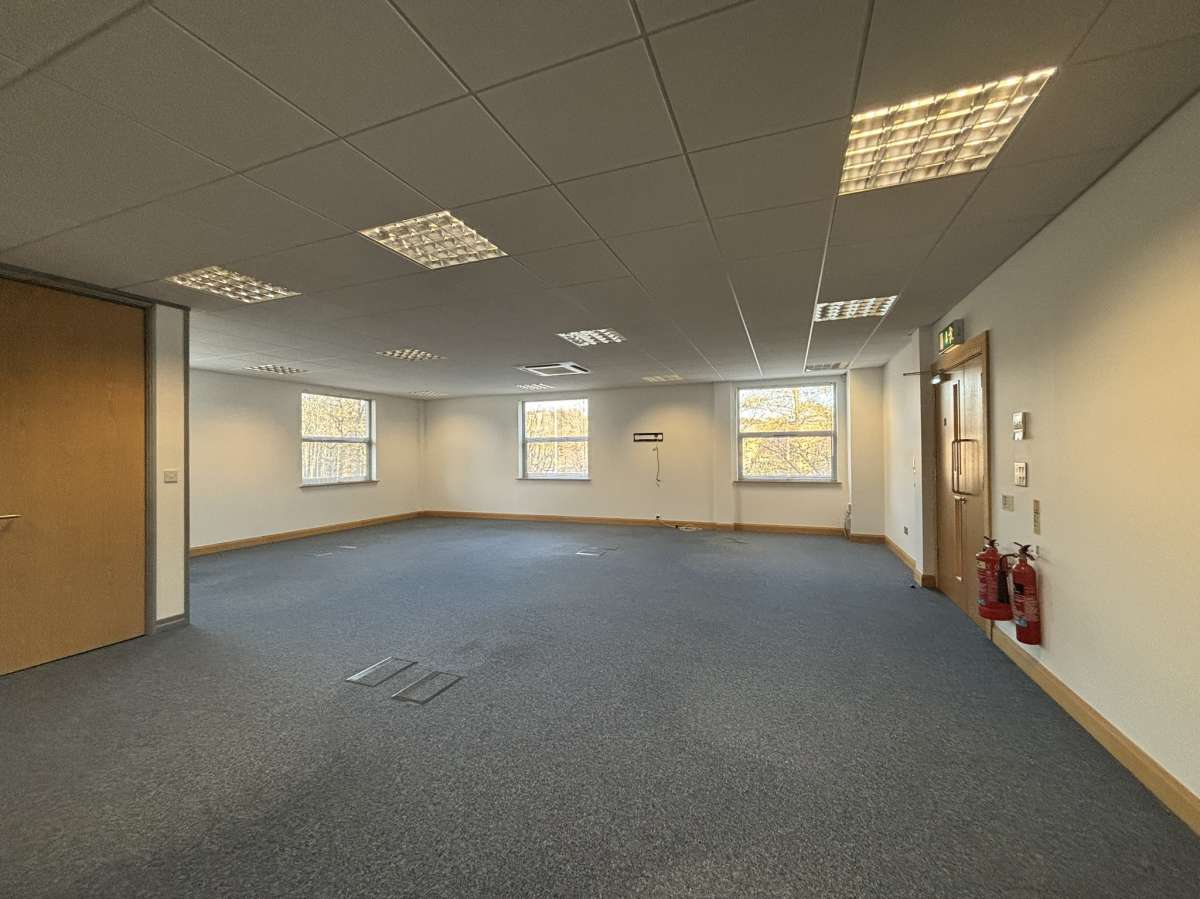 Office in Bridge of Don - photo 2