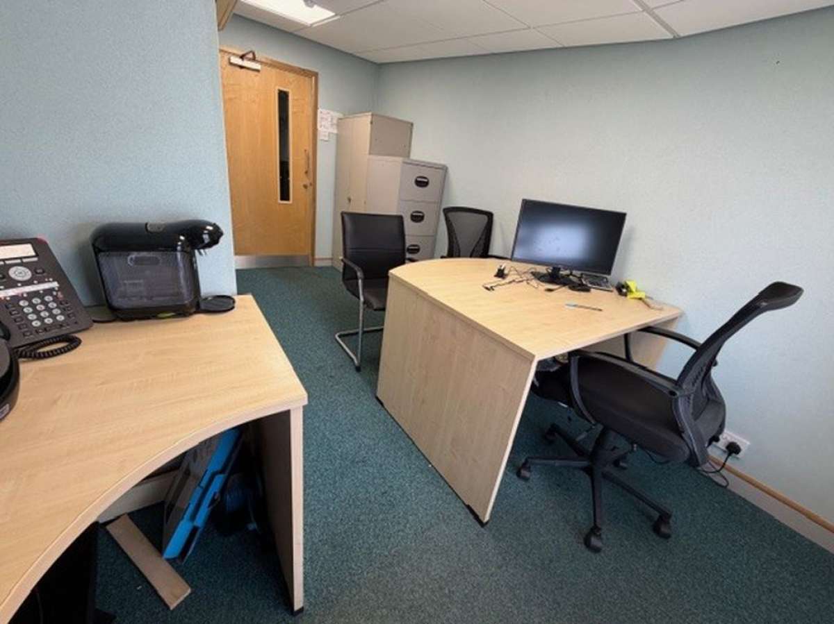 Office in Congleton - photo 2