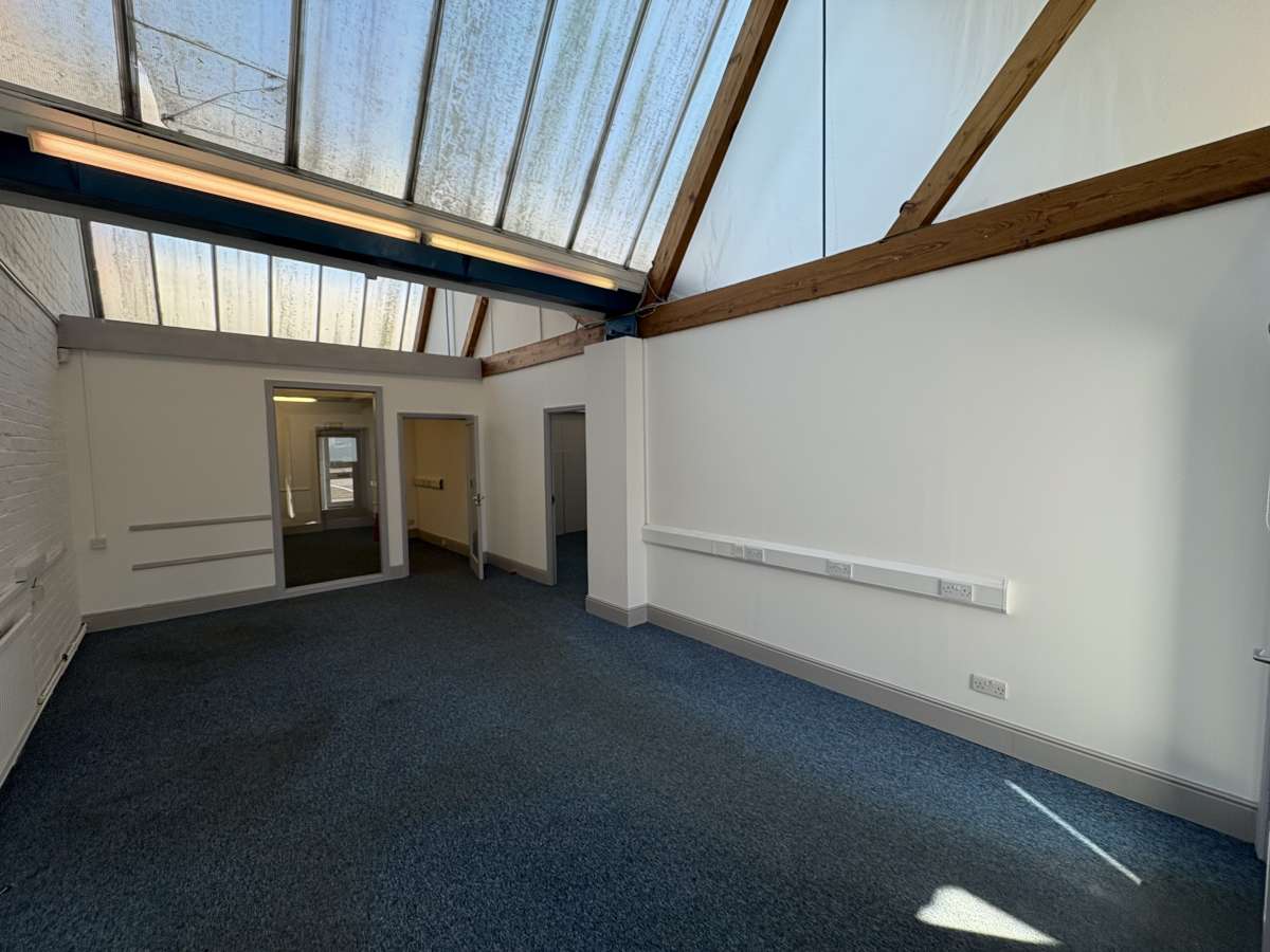 Office in Leicester - photo 4