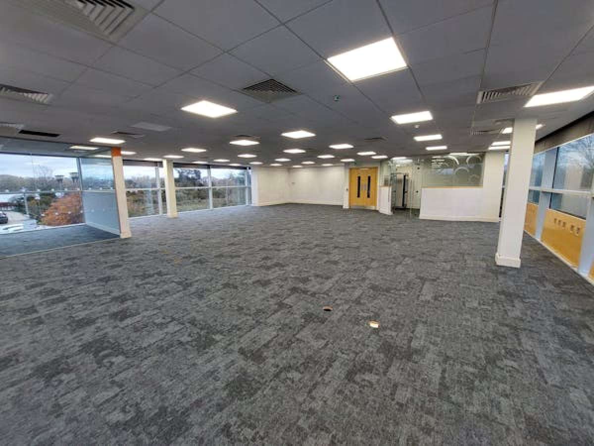 Office in Doncaster - photo 3