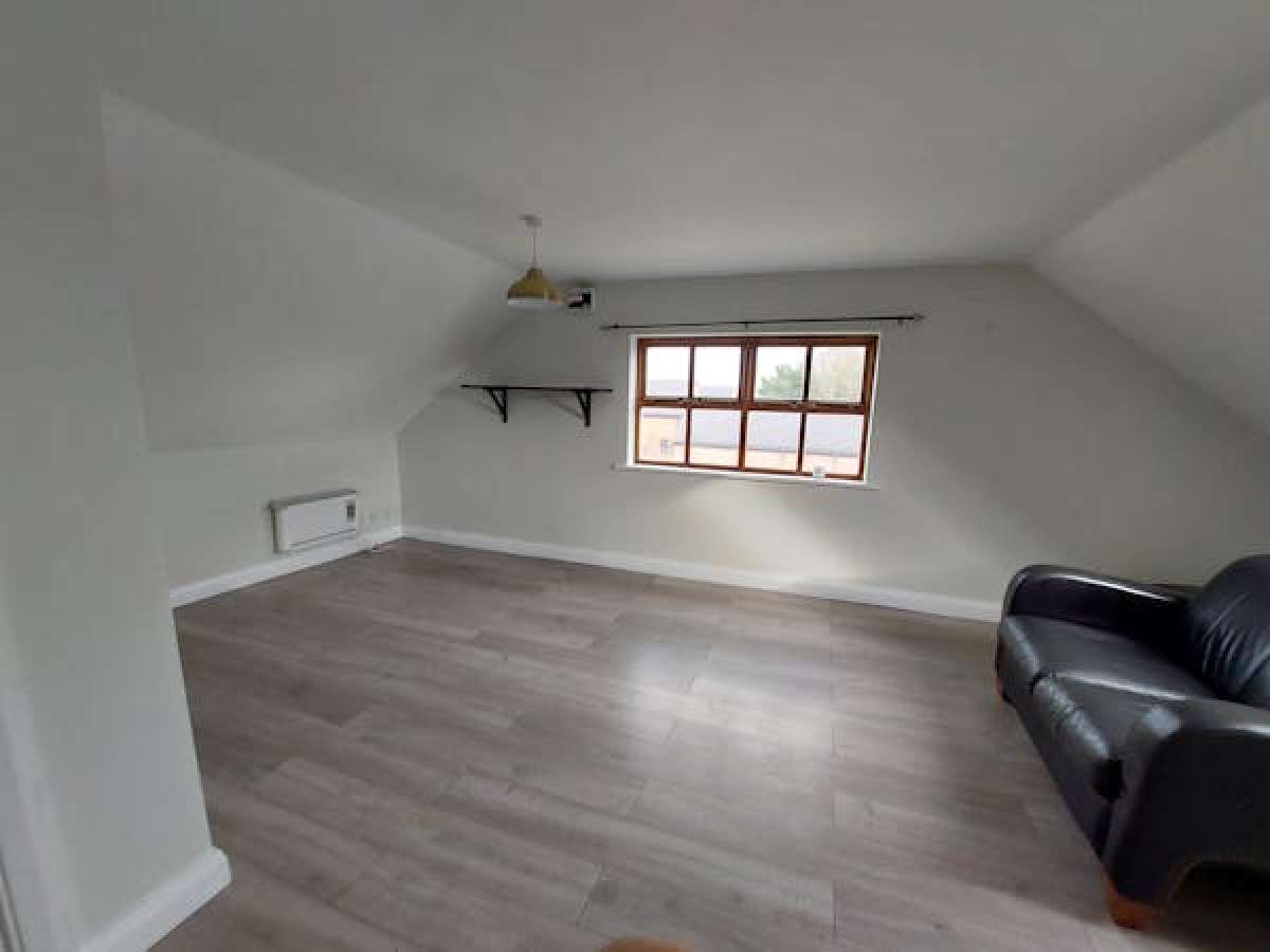 Office in Swadlincote - photo 2