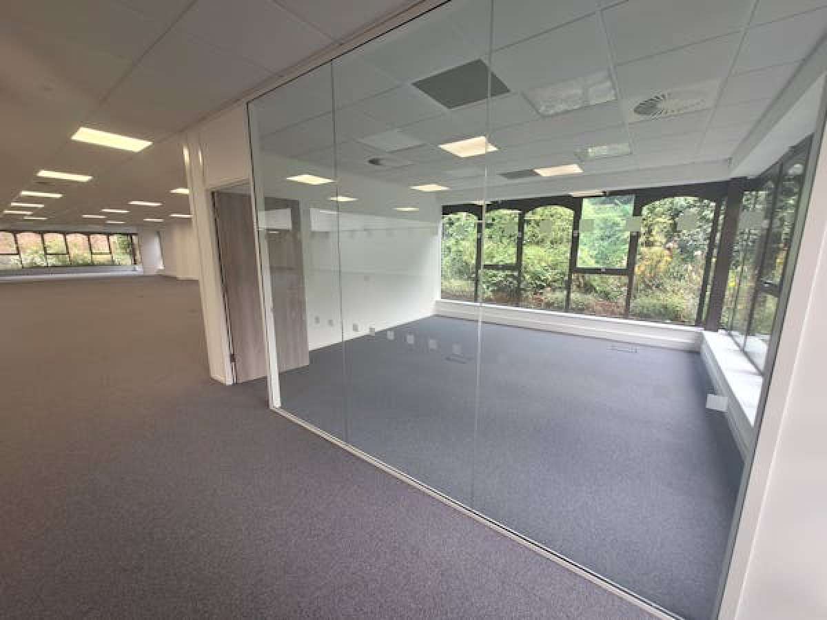 Office in Bedford - photo 4