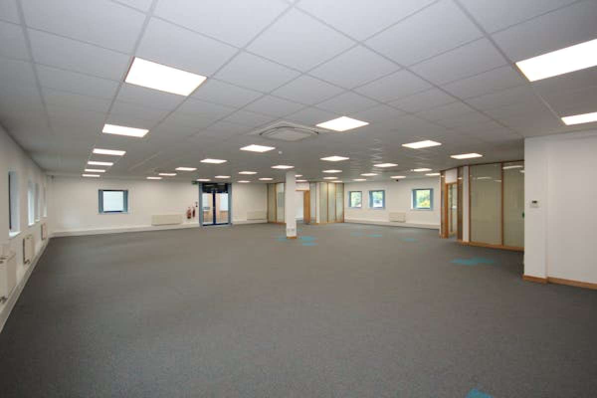 Office in Halesowen - photo 3