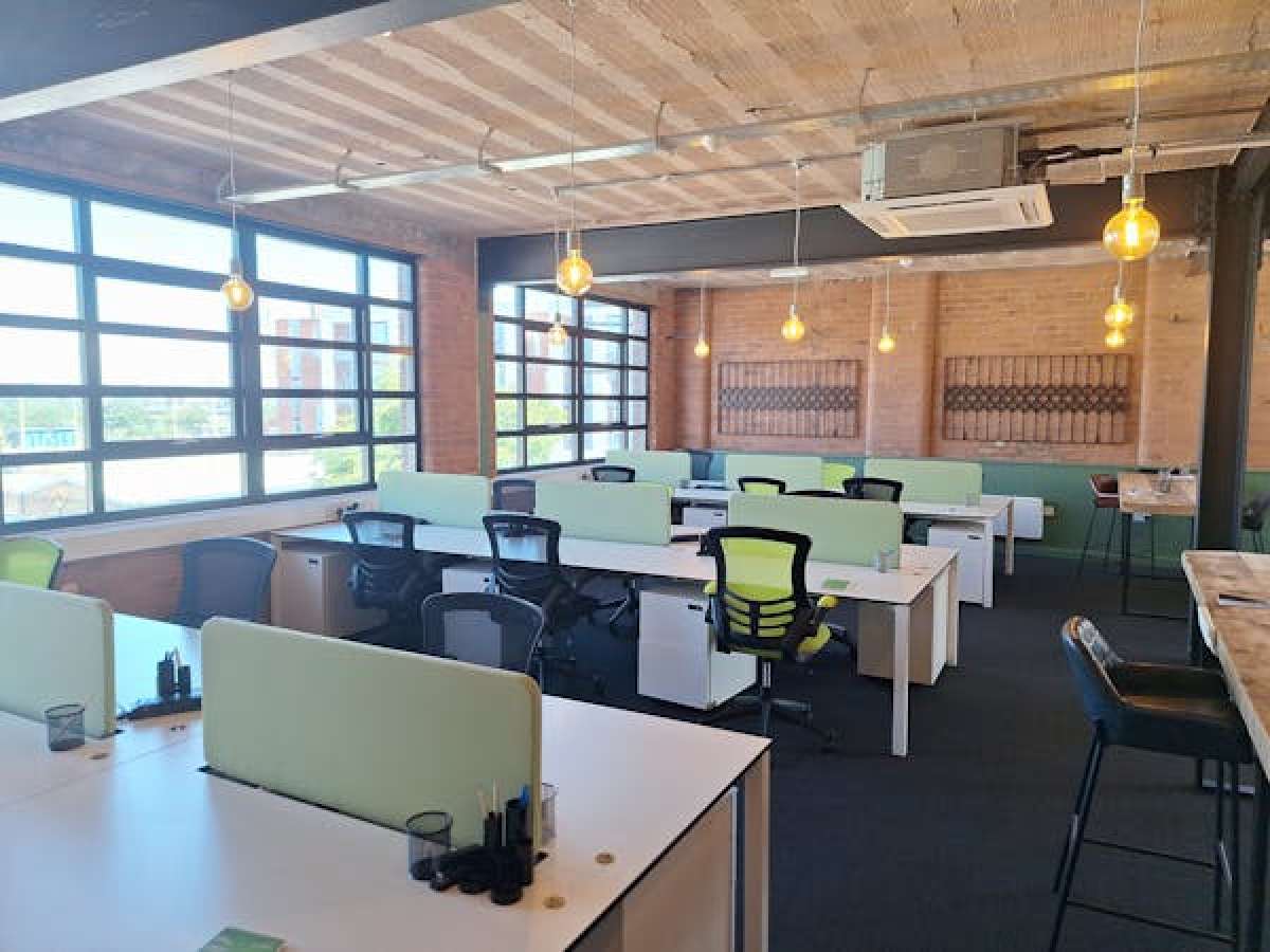 Office in Southport - photo 4