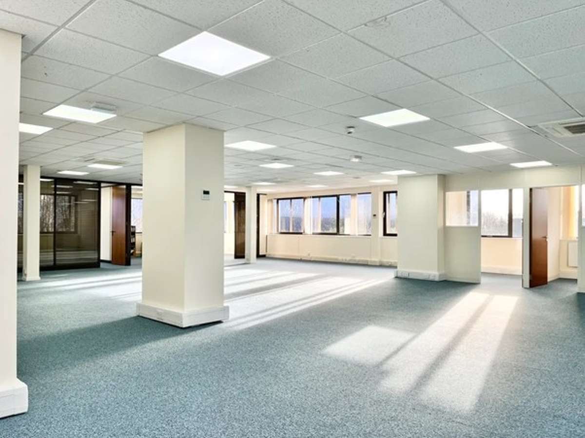 Office in Northampton - photo 3