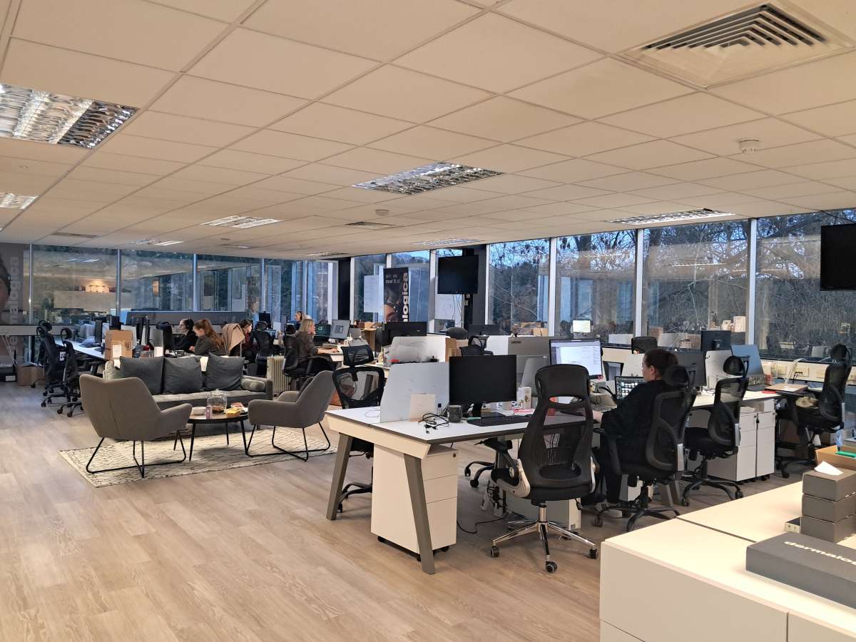 Office in Leatherhead - photo 3