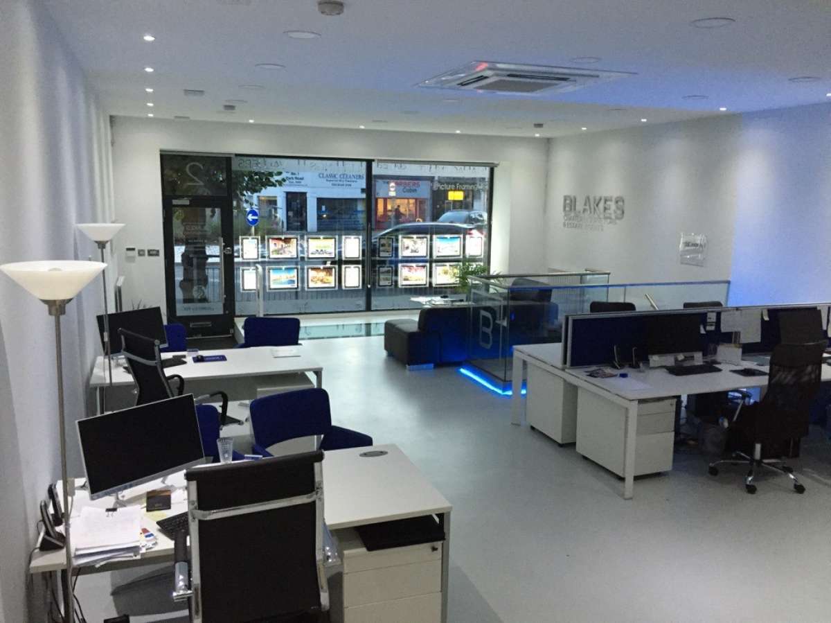 Office in Kingston Upon Thames - photo 3