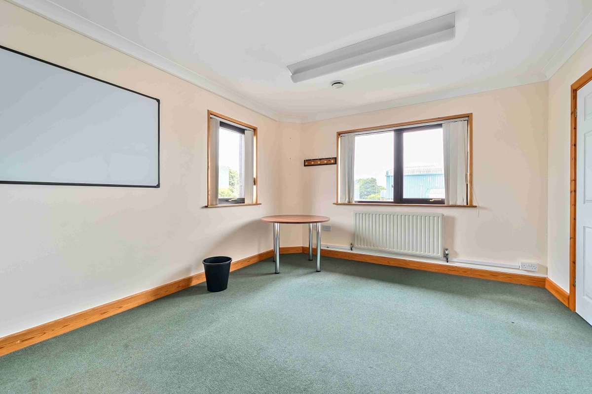 Office in Roche - photo 3