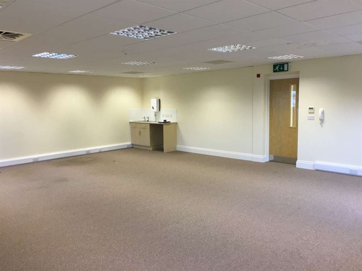 Office in Market Harborough - photo 3