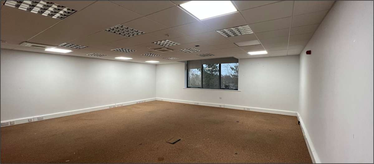 Office in Nottingham Business Park - photo 2