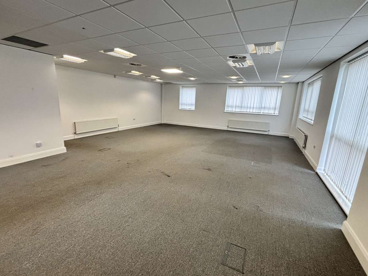Office in Leicester - photo 3