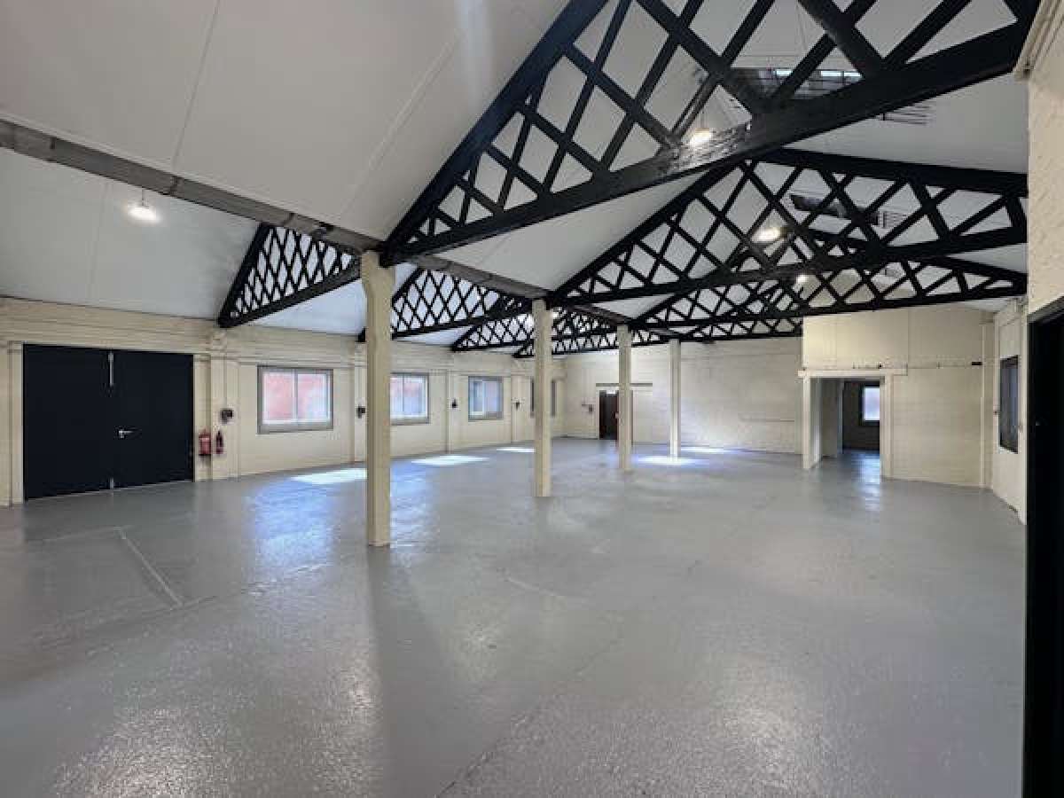 Office in Abbey Wood - photo 3