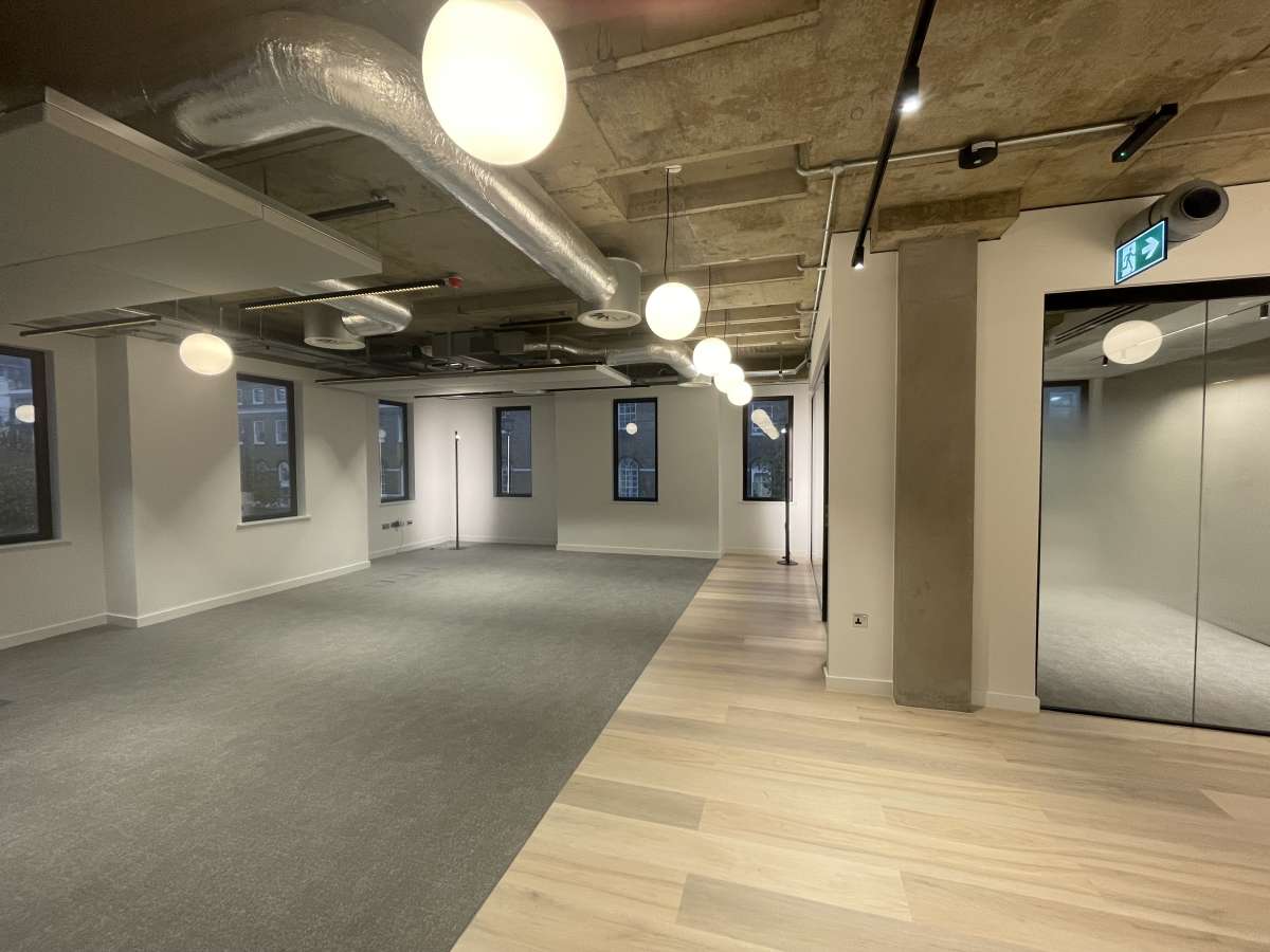 Office in London - photo 2