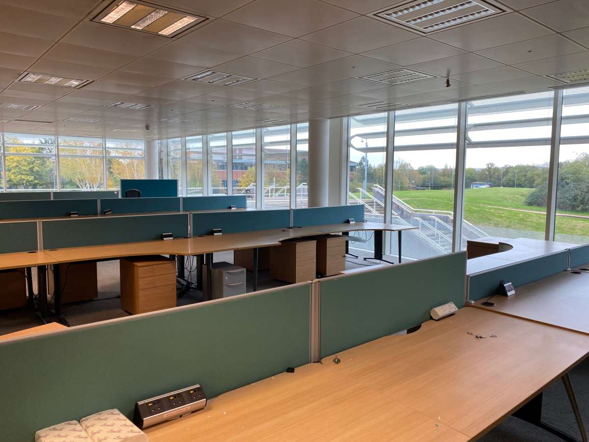 Office in Swindon - photo 4