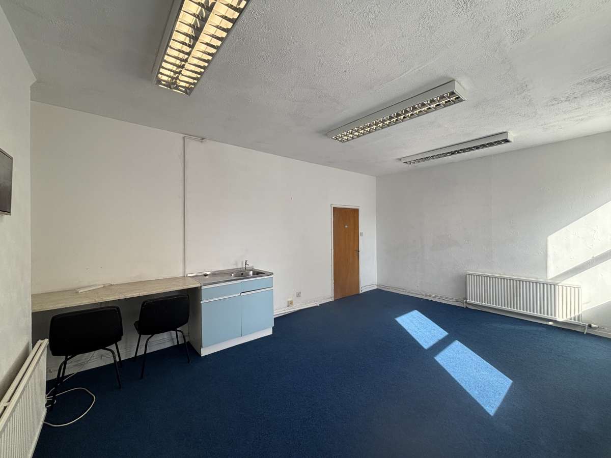 Office in Halifax - photo 3