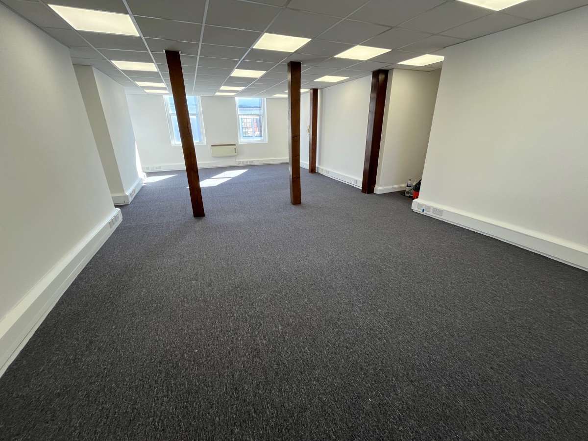 Office in Colchester - photo 3