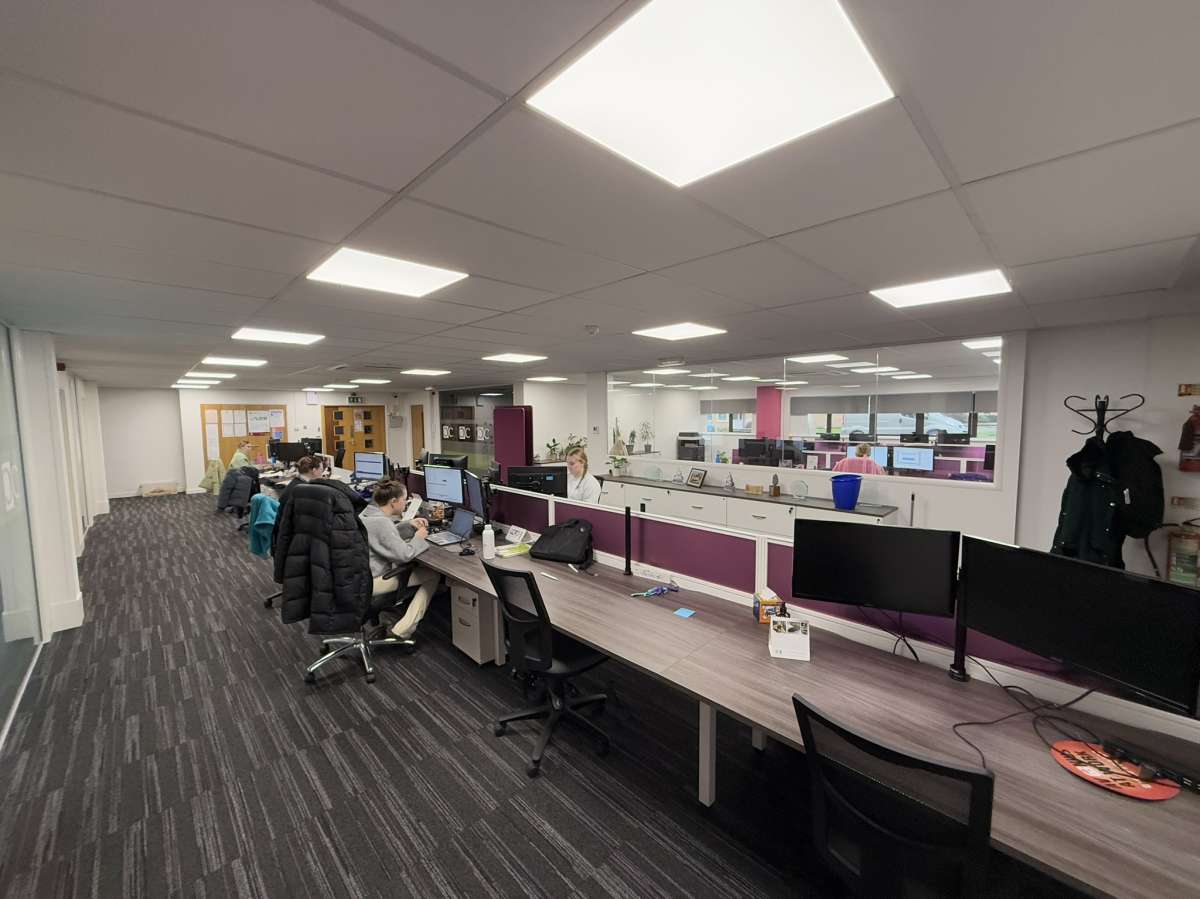 Office in Hinckley - photo 2