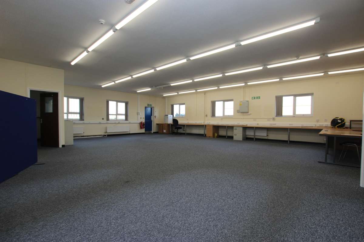 Office in Grantham - photo 2