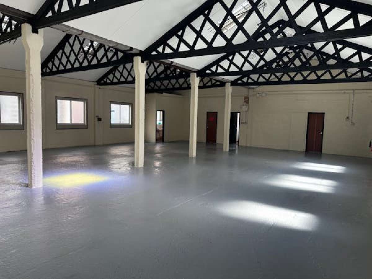 Office in Romford - photo 4