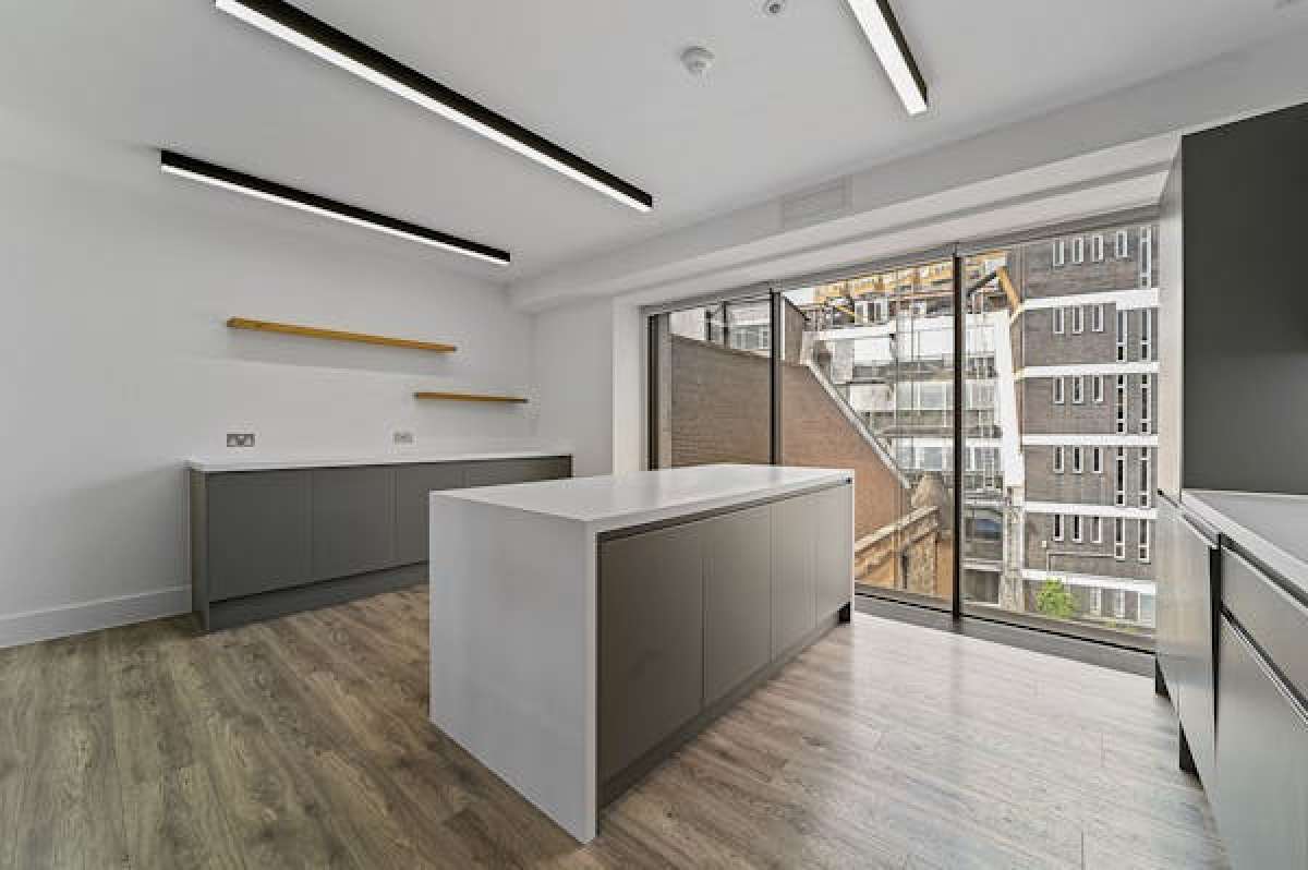 Office in London - photo 3
