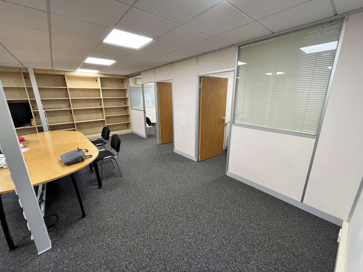 Office in Leicester - photo 4