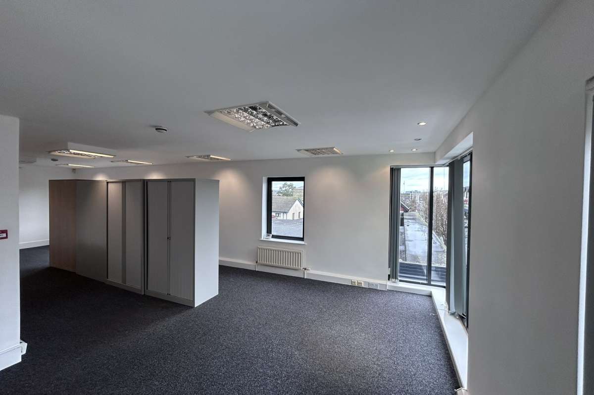 Office in Holywood - photo 2