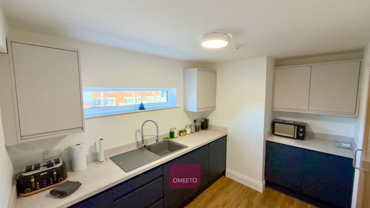 Office in Beeston - photo 3